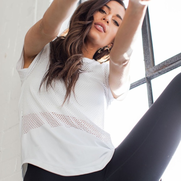 Alexa Seemless Tee - Picture 1 of 3